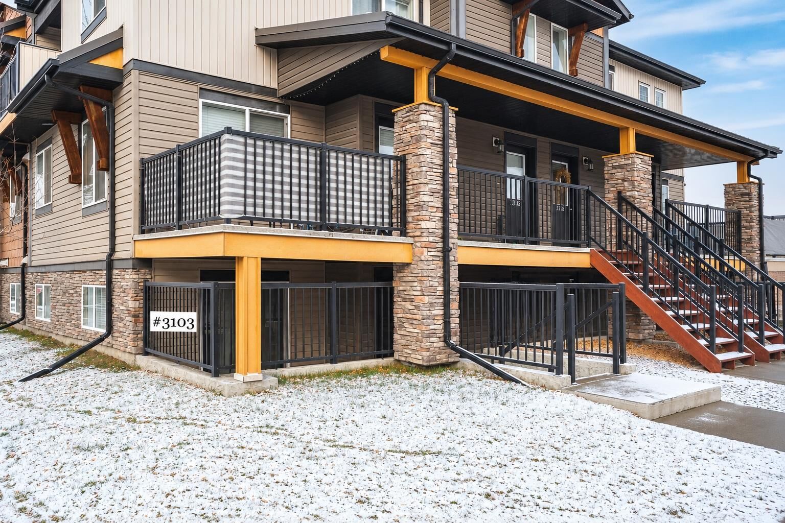 Property Photo: 2781 Chinook Winds Drive SW 3103 AB T4B 3S5