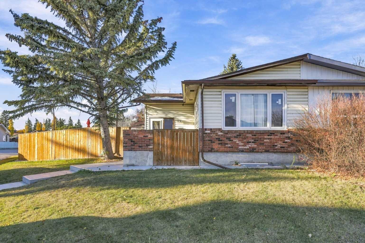 Property Photo:  152 Rundleson Place NE  AB T3J 1G5 