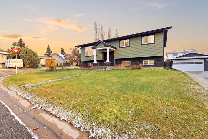 Property Photo:  21 Bruns Road  AB T4L 1N9 
