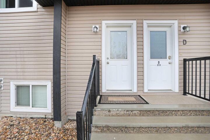 Property Photo: 211 17 Street E C AB T1R 1R2