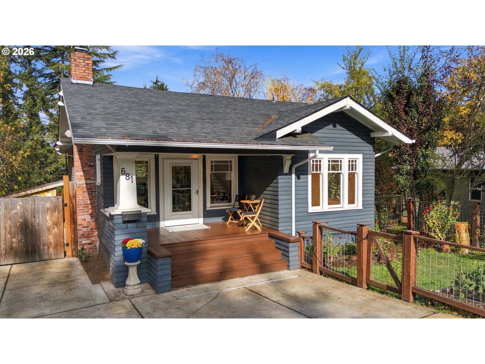 Property Photo:  681 W 28th Ave  OR 97405 