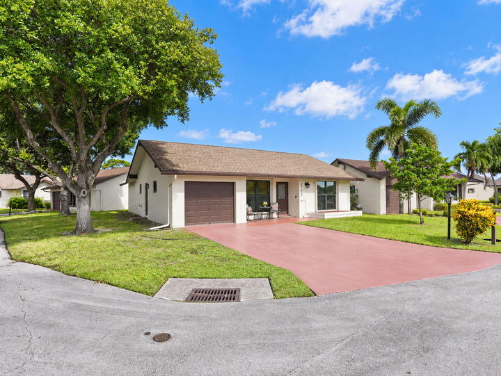 Property Photo: 2079 SW 16th Circle FL 33442