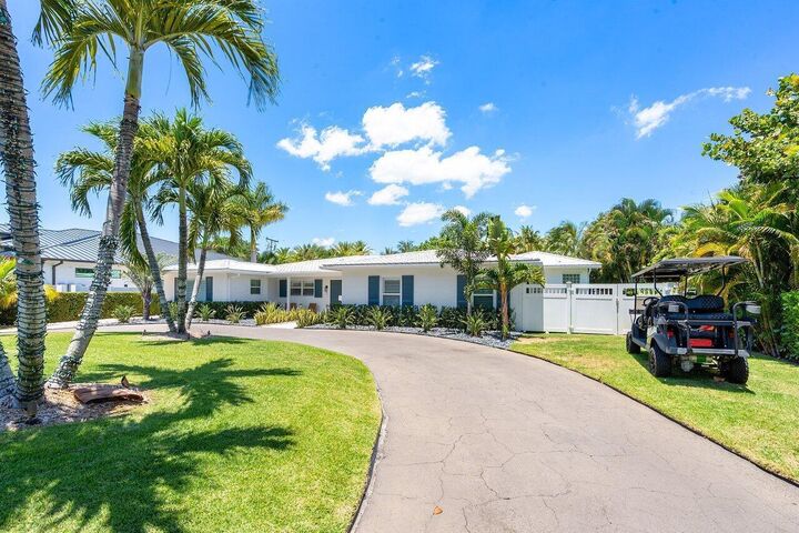 Property Photo:  319 NW 15th Street  FL 33444 