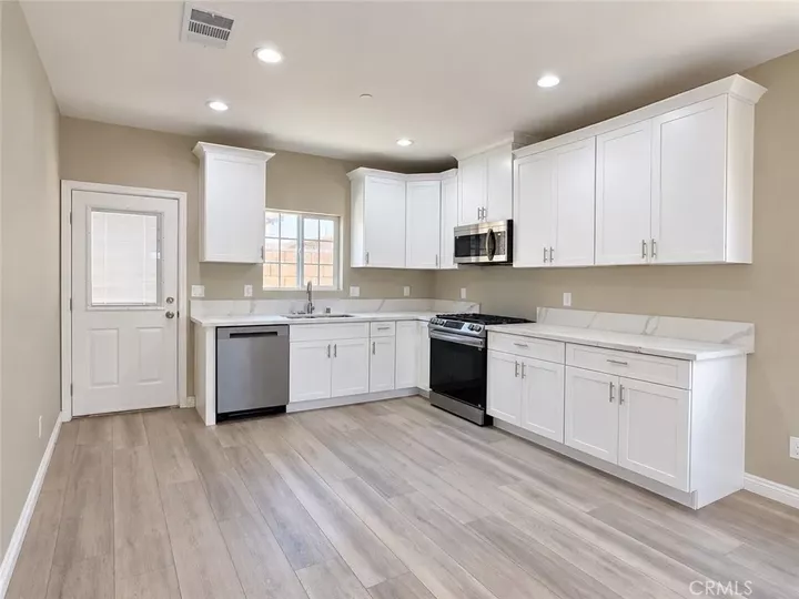 Property Photo: 18281 Montgomery 2 CA 92336