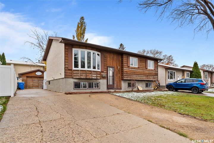 Property Photo:  2719 Truesdale Drive  SK S4V 0W5 