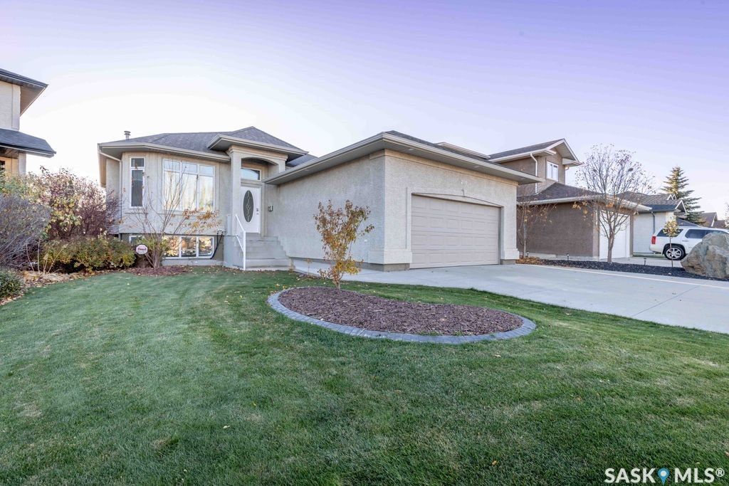 Property Photo:  210 Greaves Court  SK S7W 1A8 