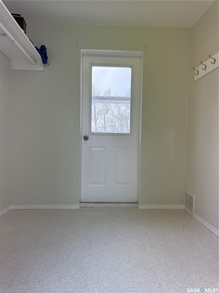 Property Photo:  913 Chickney Avenue  SK S0A 2B0 