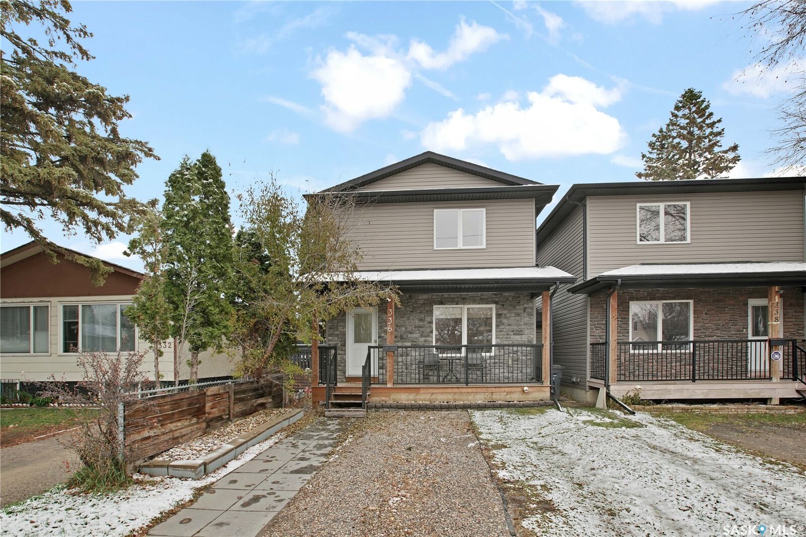 Property Photo:  336 W Avenue S  SK S7M 3G5 