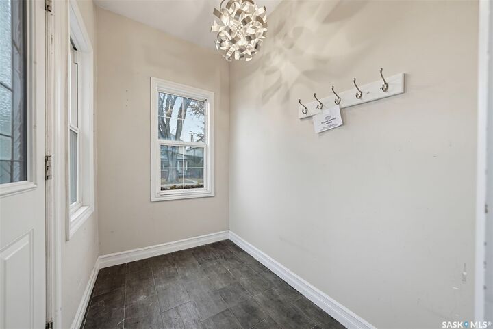 Property Photo:  704 4th Avenue N  SK S7K 2N1 