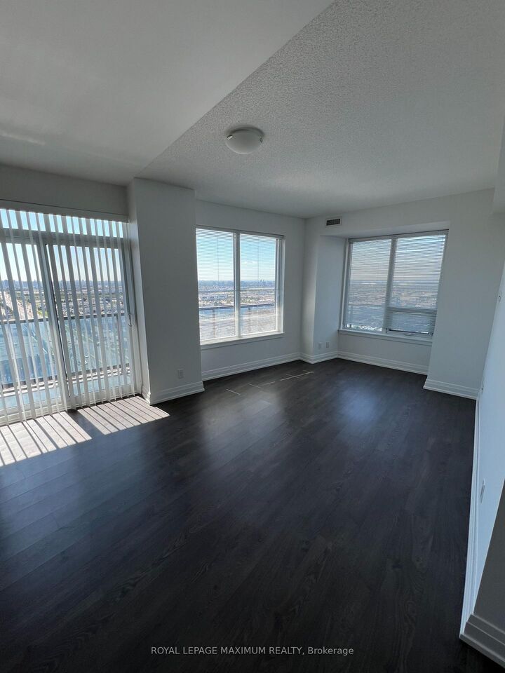 Property Photo:  3700 Highway 7 Road W 1805  ON L4L 0G8 