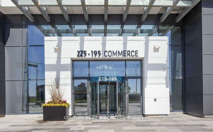 Property Photo:  195 Commerce Street 4809  ON L4K 0P9 