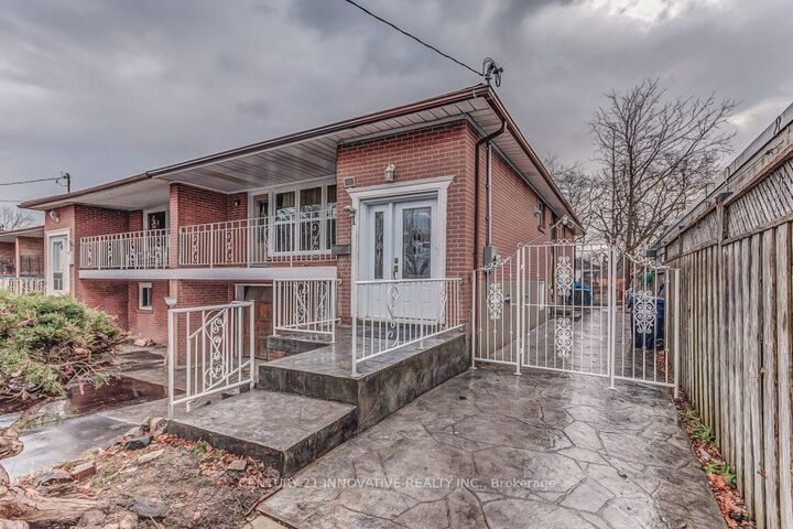 Property Photo:  1 Horton Boulevard S  ON M1J 1K7 