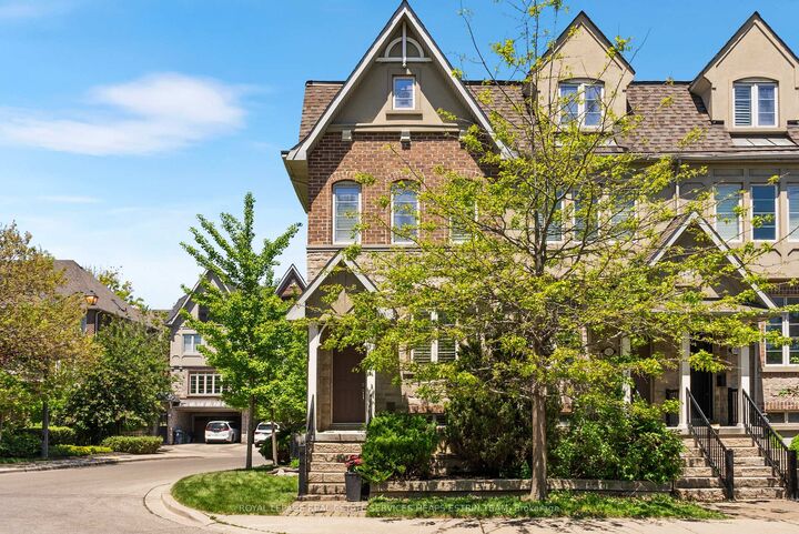 Property Photo:  32 Mendota Road  ON M8Y 1E8 