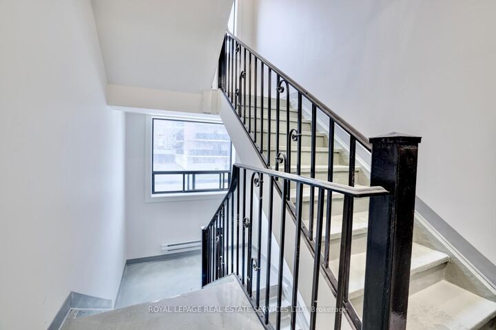Property Photo:  20 Duke Street 4  ON L8P 1X1 