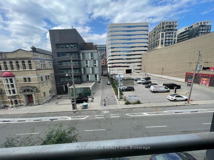 Photo de la propriété: 525 Adelaide Street W 310 ON M5V 1T6