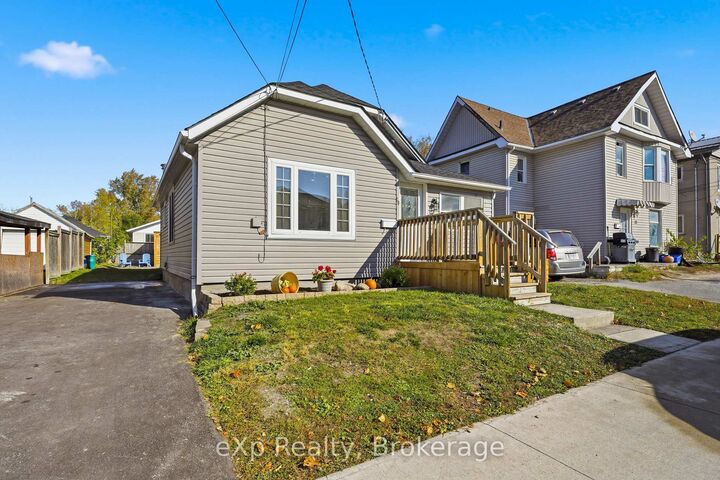 Property Photo:  20 Richard Street  ON K8V 1V1 