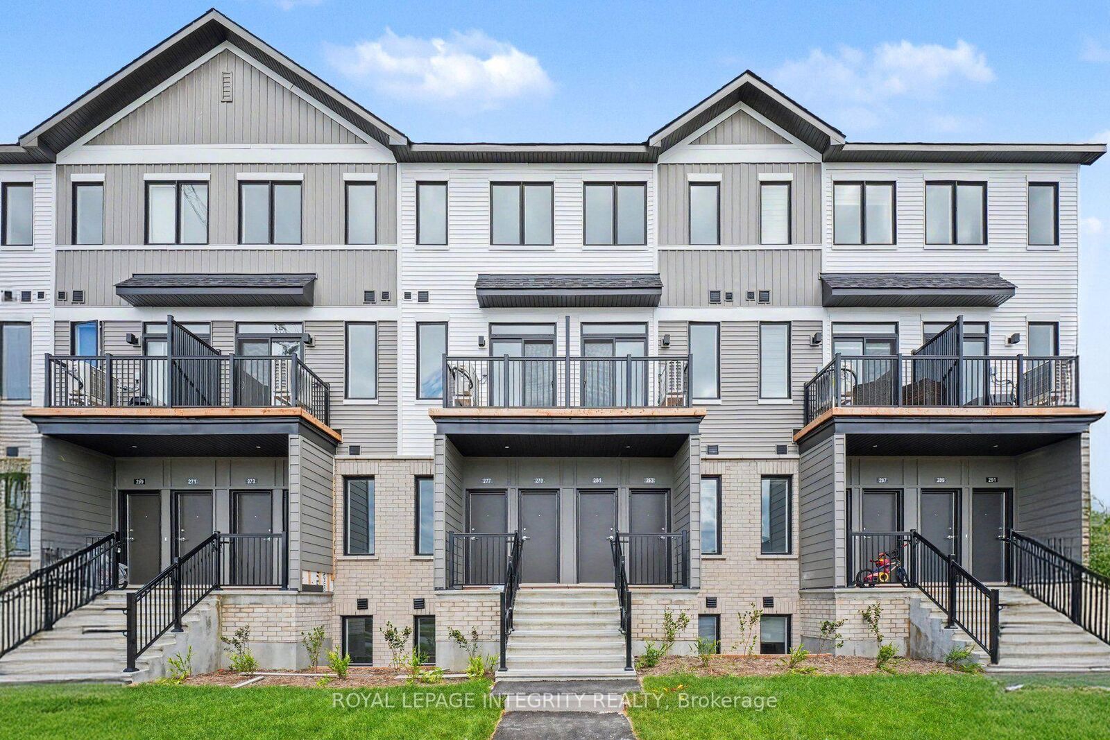 Property Photo: 1481 Cerceau Private ON K1W 0M5
