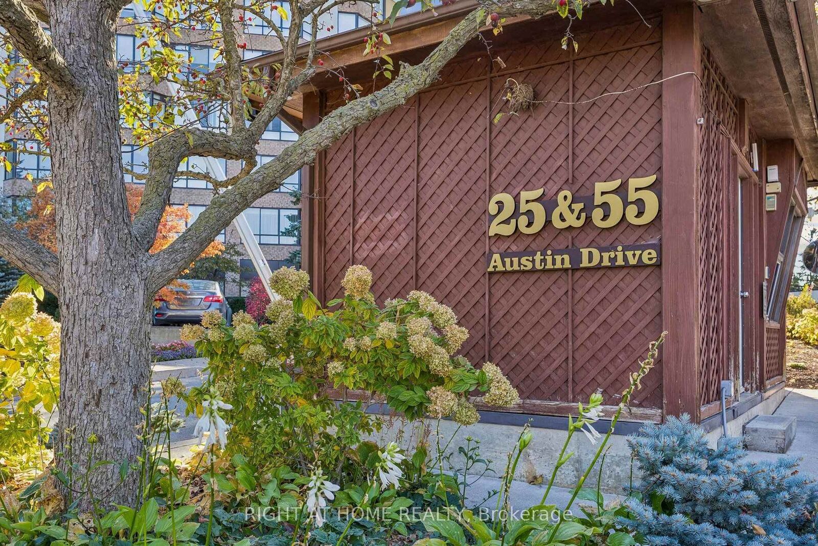 Property Photo:  25 Austin Drive 518  ON L3R 8H4 