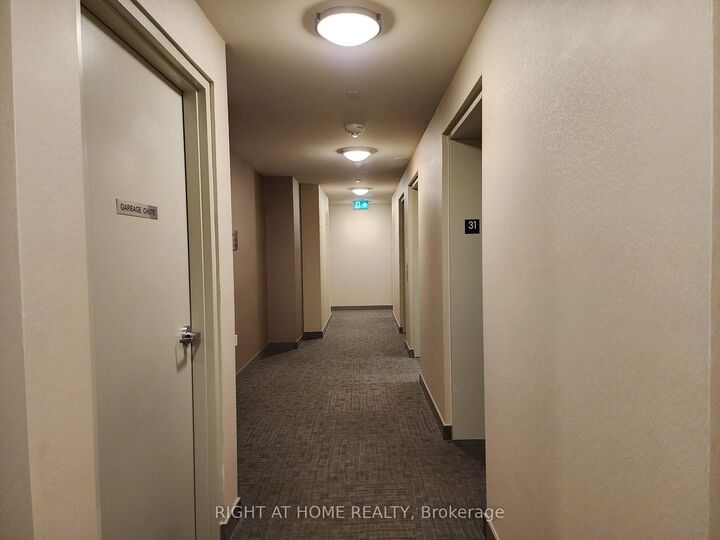 Property Photo: 4055 Parkside Village Drive 3116 ON L5B 0K8
