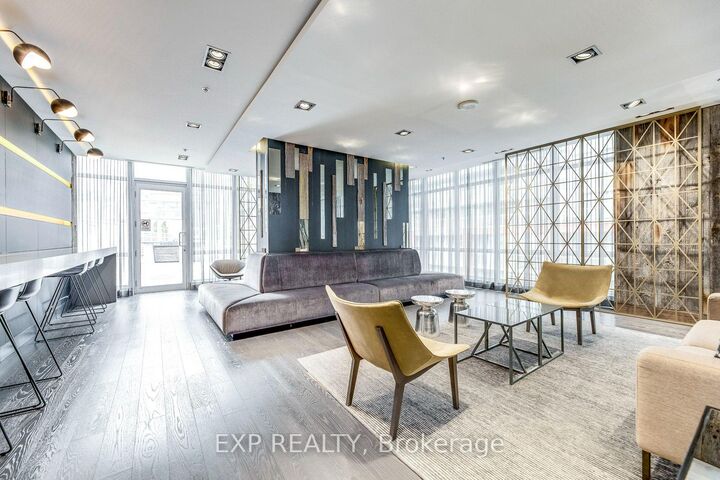 Property Photo:  30 Nelson Street E 2702  ON M5V 0H5 