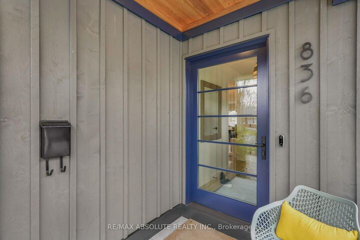 Property Photo: 836 Quinlan Road ON K1G 1S1