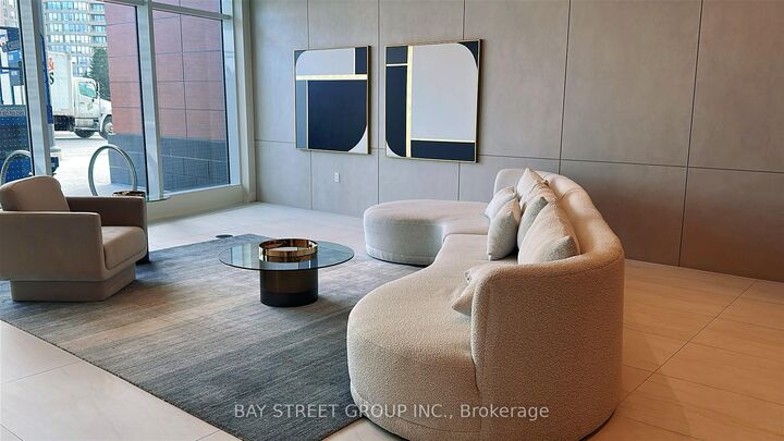 Property Photo:  50 Upper Mall Way B3001  ON L4J 4P8 