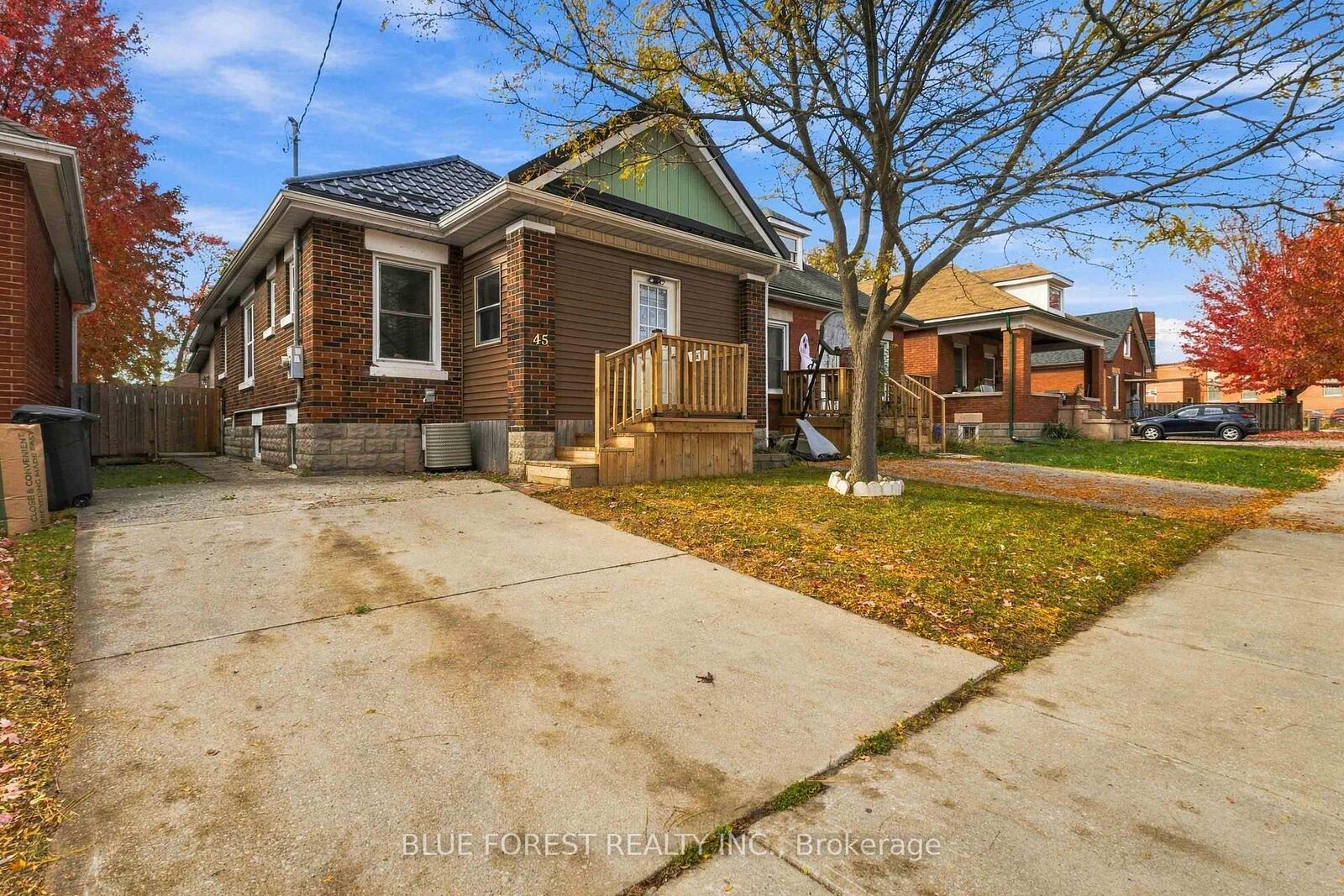 Property Photo: 45 Tennyson Street S ON N5Z 2K6