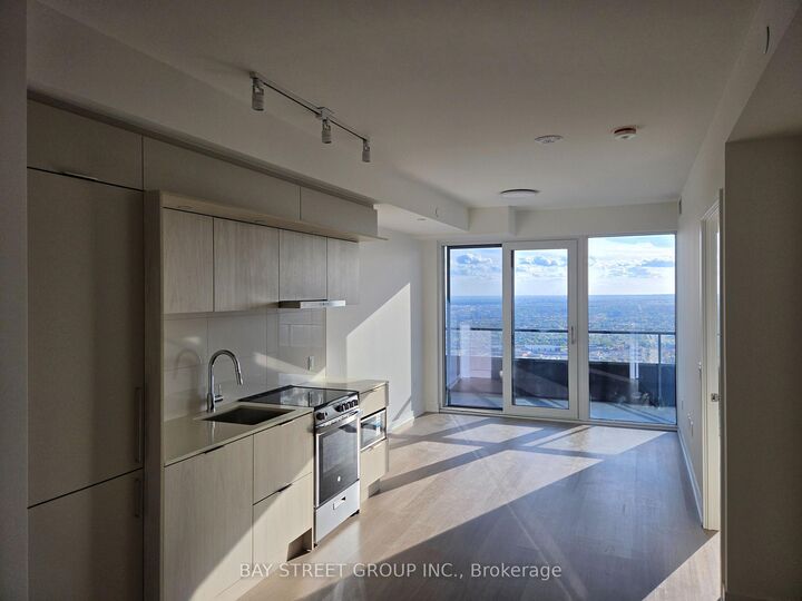 Property Photo:  448 Burnhampthrope Road 7201  ON L5B 0R4 