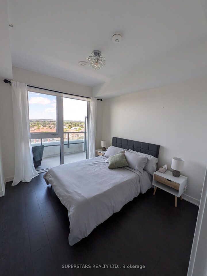 Property Photo: 85 Oneida Crescent 816 ON L4B 0H4