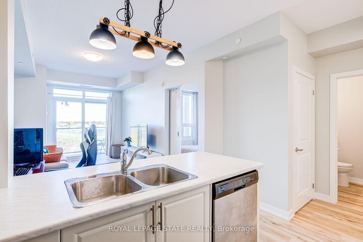 Property Photo: 5055 Greenlane Road 412 ON L0R 1B3