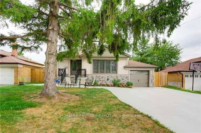 Property Photo:  122 Searle Avenue S Lower  ON M3H 4H9 