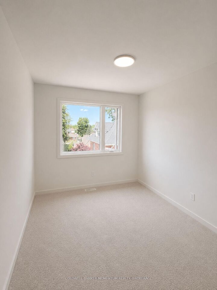 Property Photo:  78 Dorothy Street 1  ON L3B 3V9 