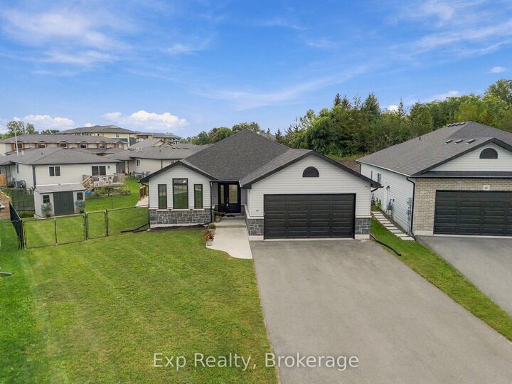 Property Photo:  14 Lehtinen Crescent  ON K8P 4G5 