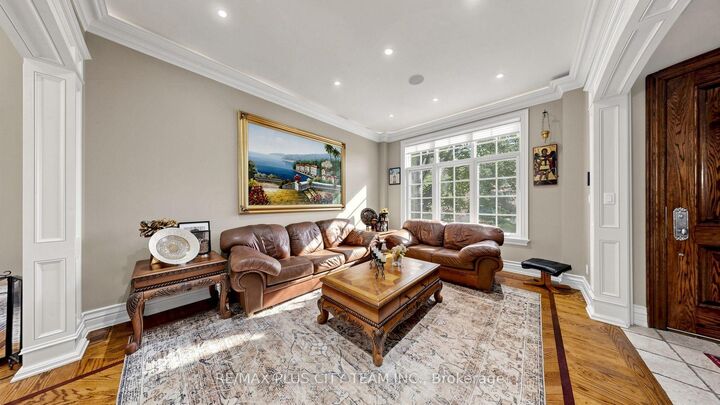 Property Photo:  50 Bonnyview Drive  ON M8Y 3G6 