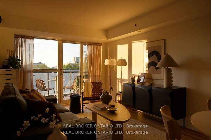 Property Photo:  35 Saranac Boulevard 510  ON M6A 2G4 