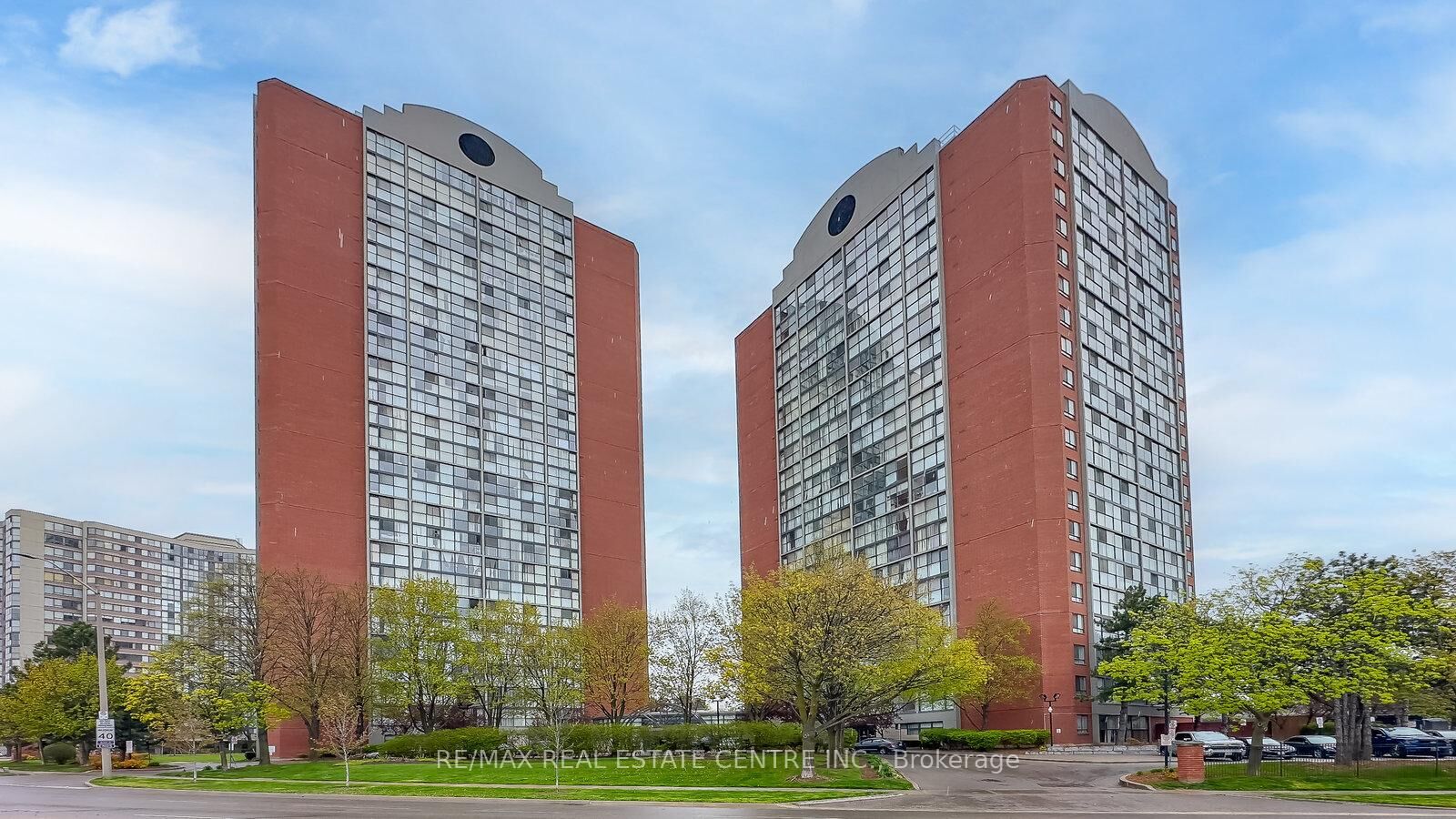 Property Photo:  4205 Shipp Drive 104  ON L4Z 2Y9 
