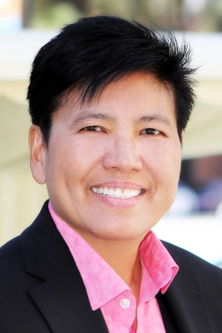 Reggie Ocava, Real Estate Salesperson in Glendale, Hallmark Realty