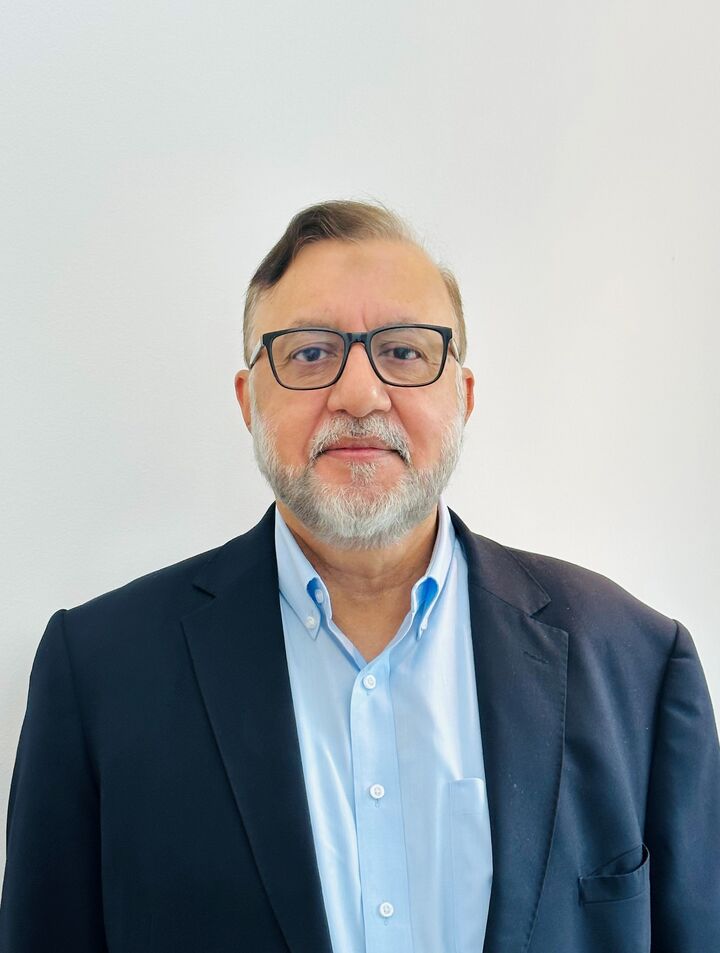 Hassan Nawab,  in Vaughan, Coldwell Banker The Real Estate Centre, Brokerage
