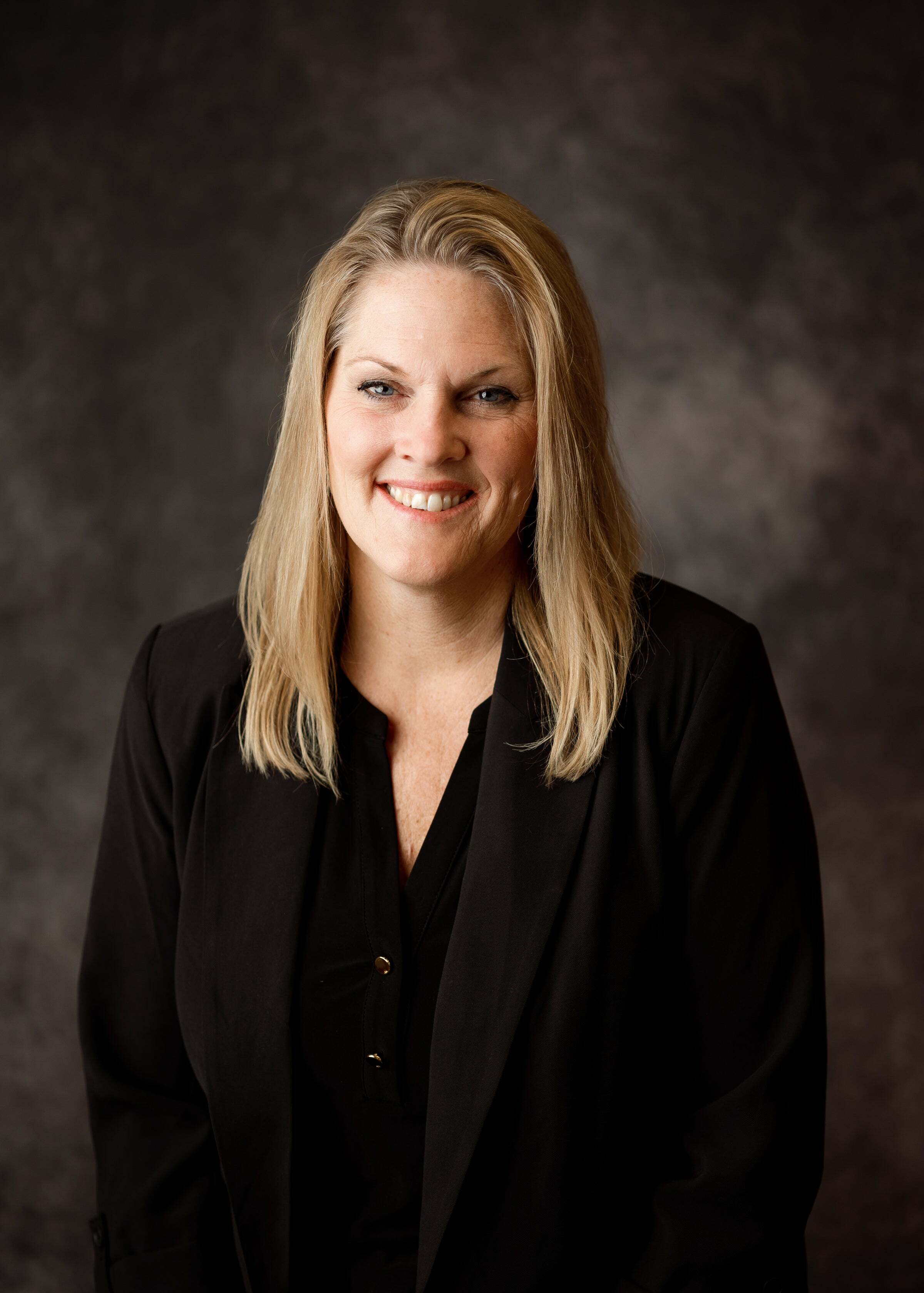Shari Marhofer, Real Estate Salesperson in Clare, Signature Realty