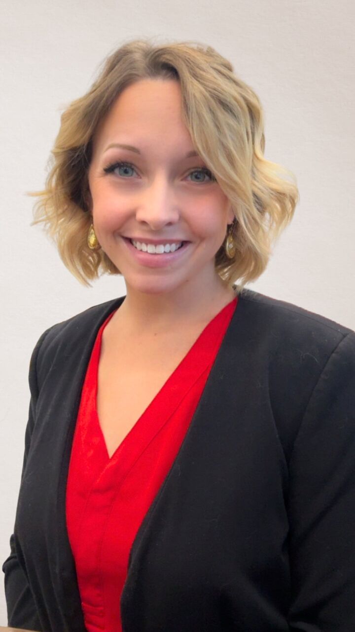 Alexis McCarty,  in Fenton, Professionals