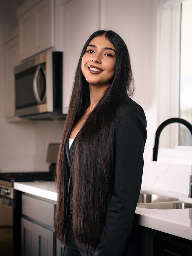 Cindy Cazares, Realtor in Windsor, W Real Estate