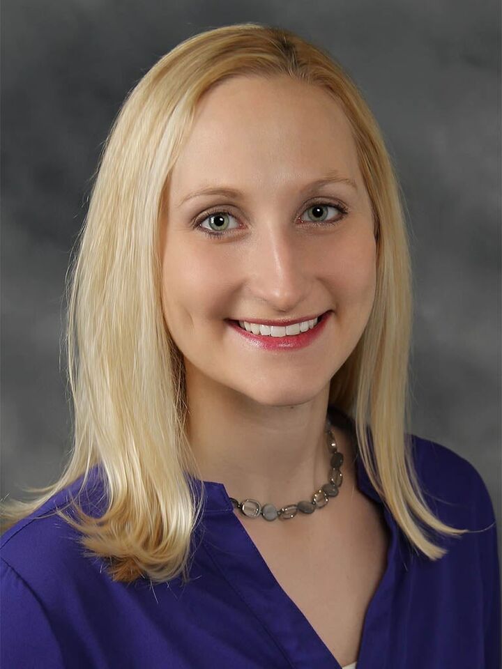 Becky Adamski Krische, Real Estate Salesperson in Altoona, Affiliated