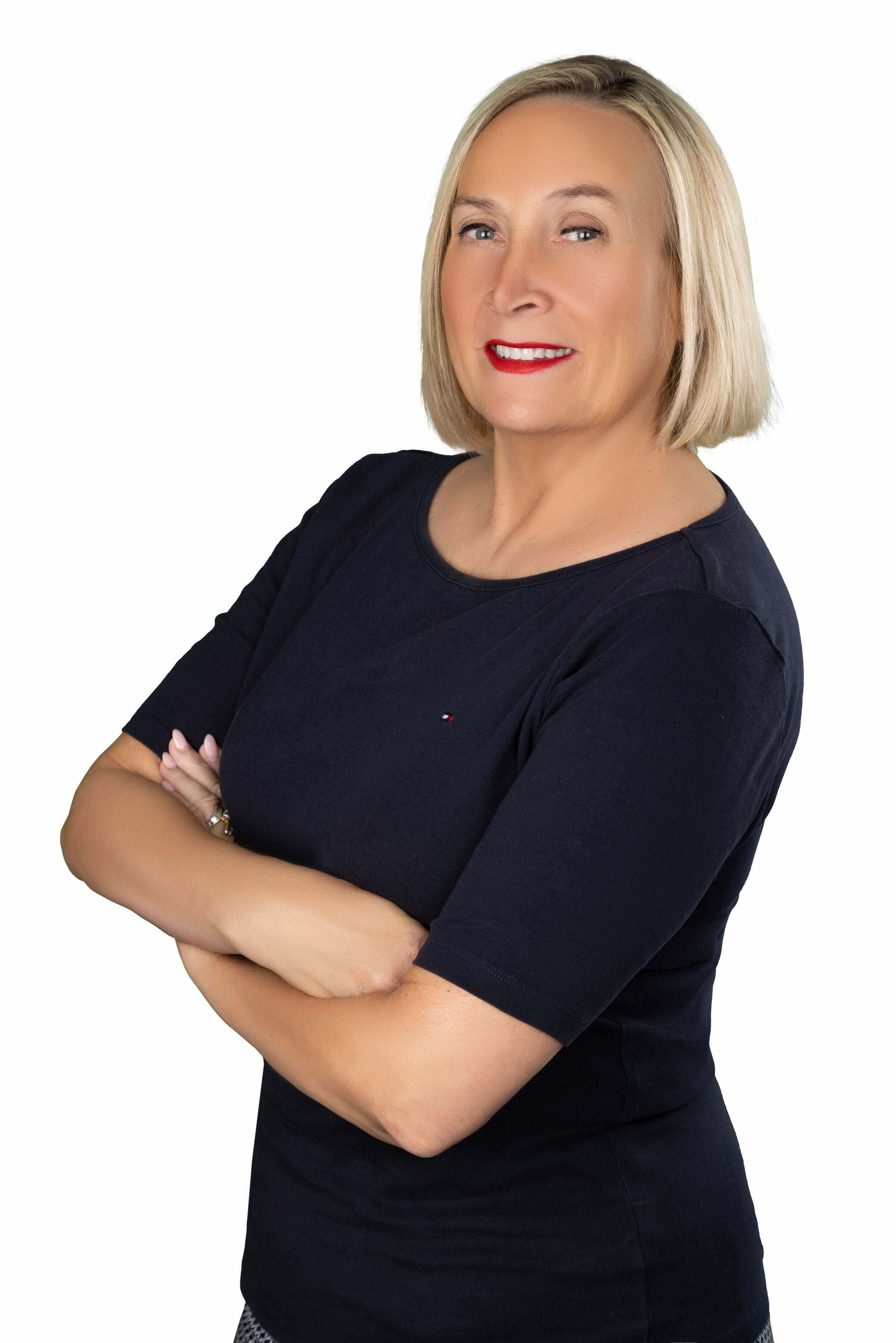 Michelle Thompson, Real Estate Salesperson in Canyon Lake, Associated Brokers Realty