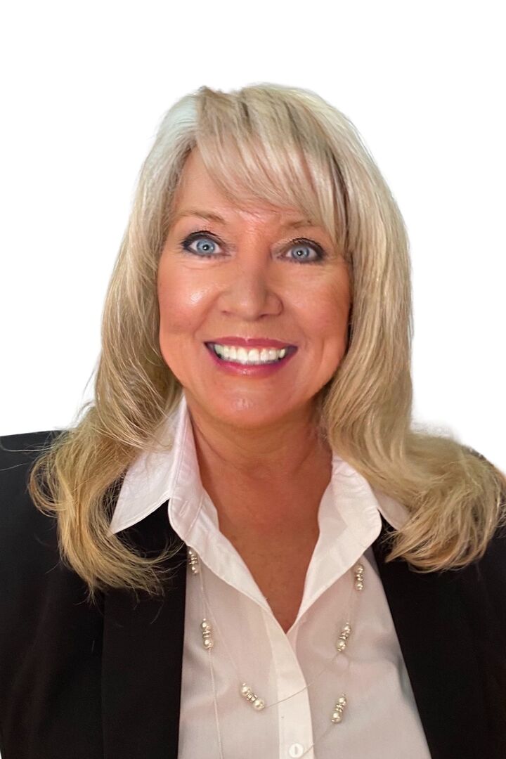 Kristi Armstrong, Associate Real Estate Broker in Sioux City, ProLink