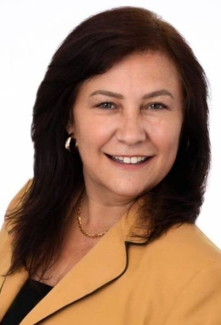 Anny Relayze, Real Estate Salesperson in Miami, World Connection