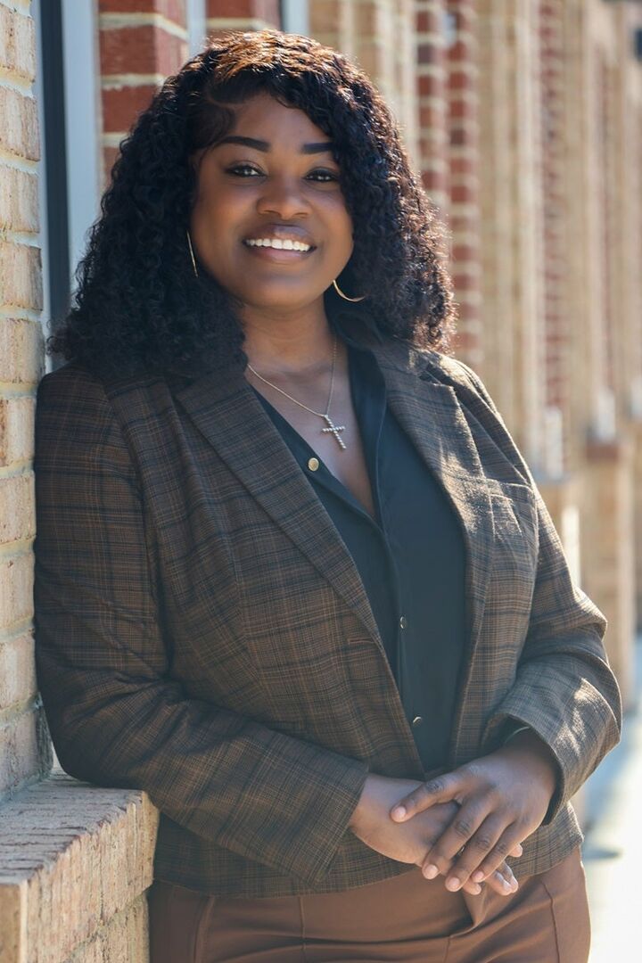 Leshelle Moore Domesca, Real Estate Salesperson in Fayetteville, ERA Strother Real Estate