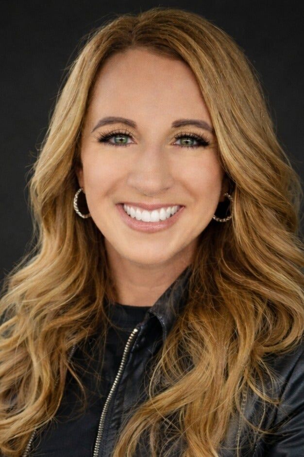 Charla Keiser, Associate Real Estate Broker in Carmel, Kaiser Real Estate