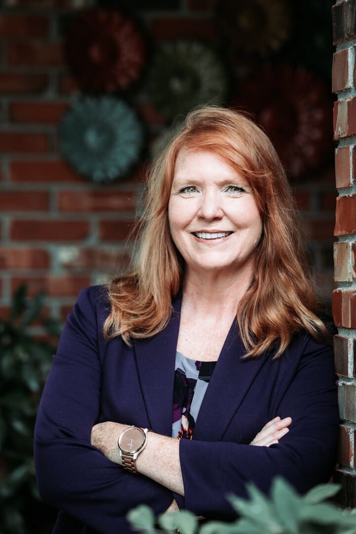 Jane McNeil, Associate Real Estate Broker in Elkhorn, The Good Life Group