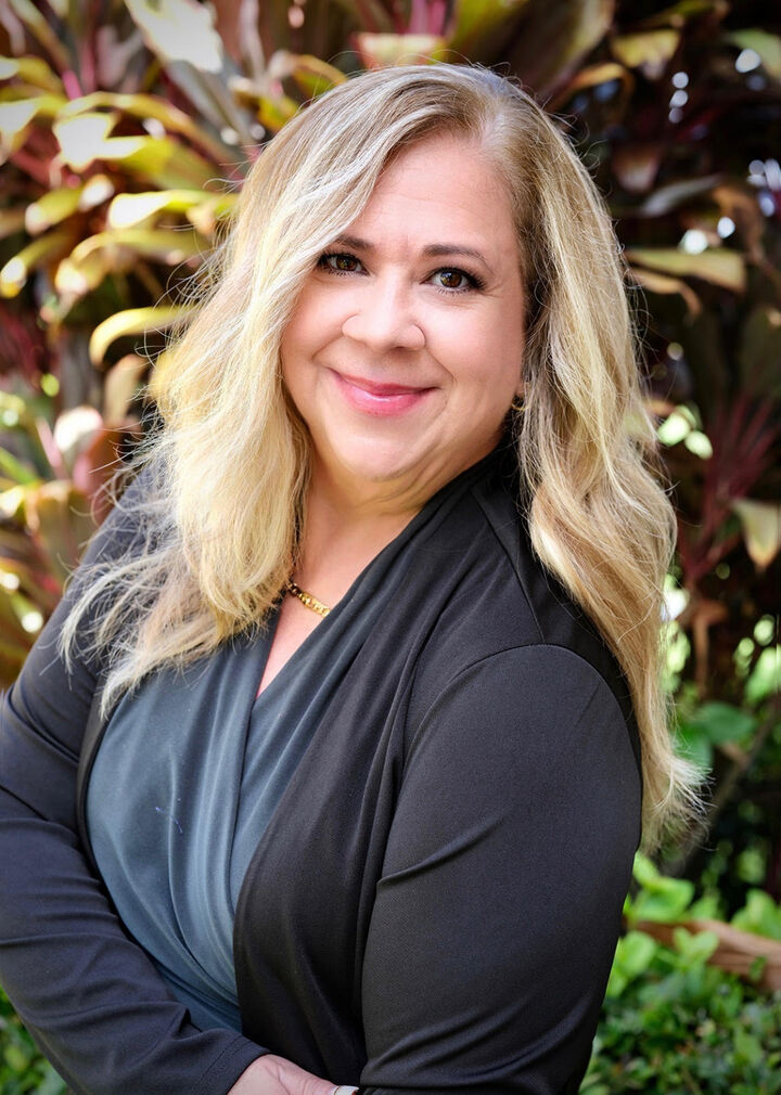Lisa Wilkinson, Real Estate Salesperson in Apollo Beach, Beggins Enterprises
