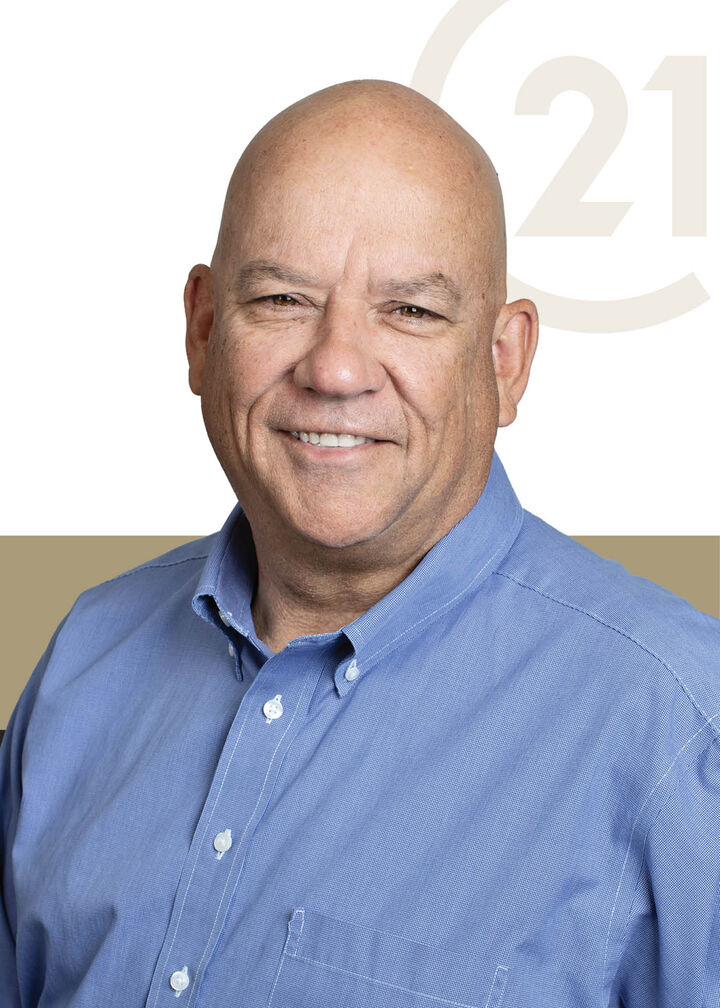 Don Johnson,  in Lake Charles, Bessette Flavin